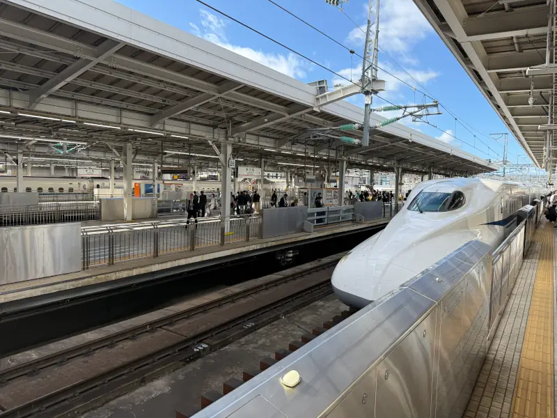 Shinkansen alla stazione di Tokyo